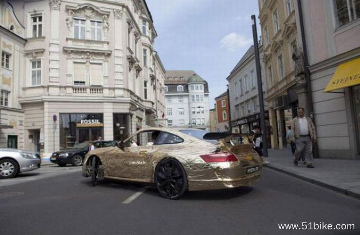 amazing_eco_friendly_gold_porsche_42.jpg