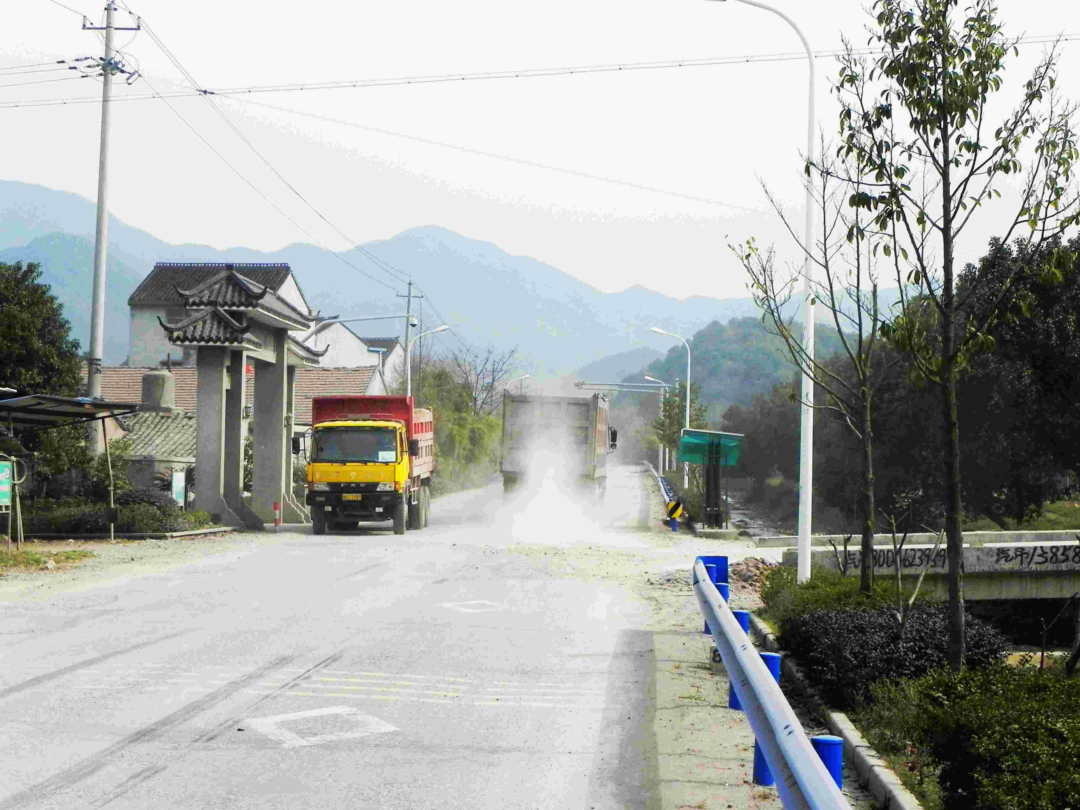 灰啊,我无奈的冲进去,此时我就是一台大功率的吸尘器