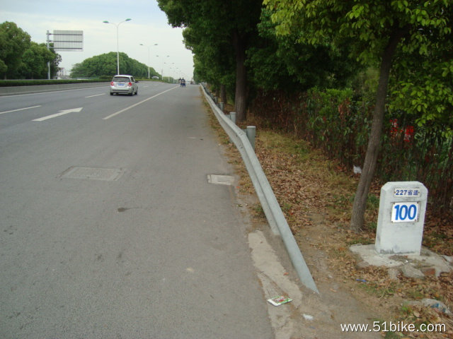 2011-05-09-002-吴江~安吉-s227省道100km处.JPG