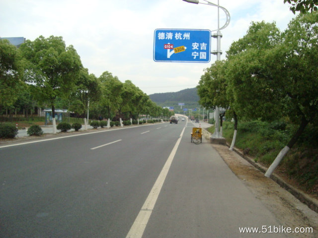2011-05-09-034-吴江~安吉-去往德清~安吉的路口.JPG