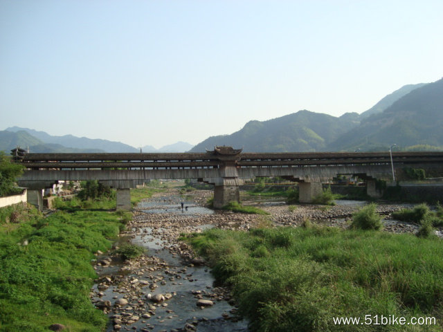 2011-05-18-055-浦城~云和-安仁镇路边古桥永和桥.JPG