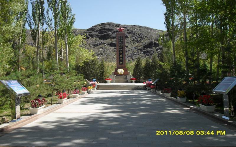 烈士陵园的烈士纪念碑