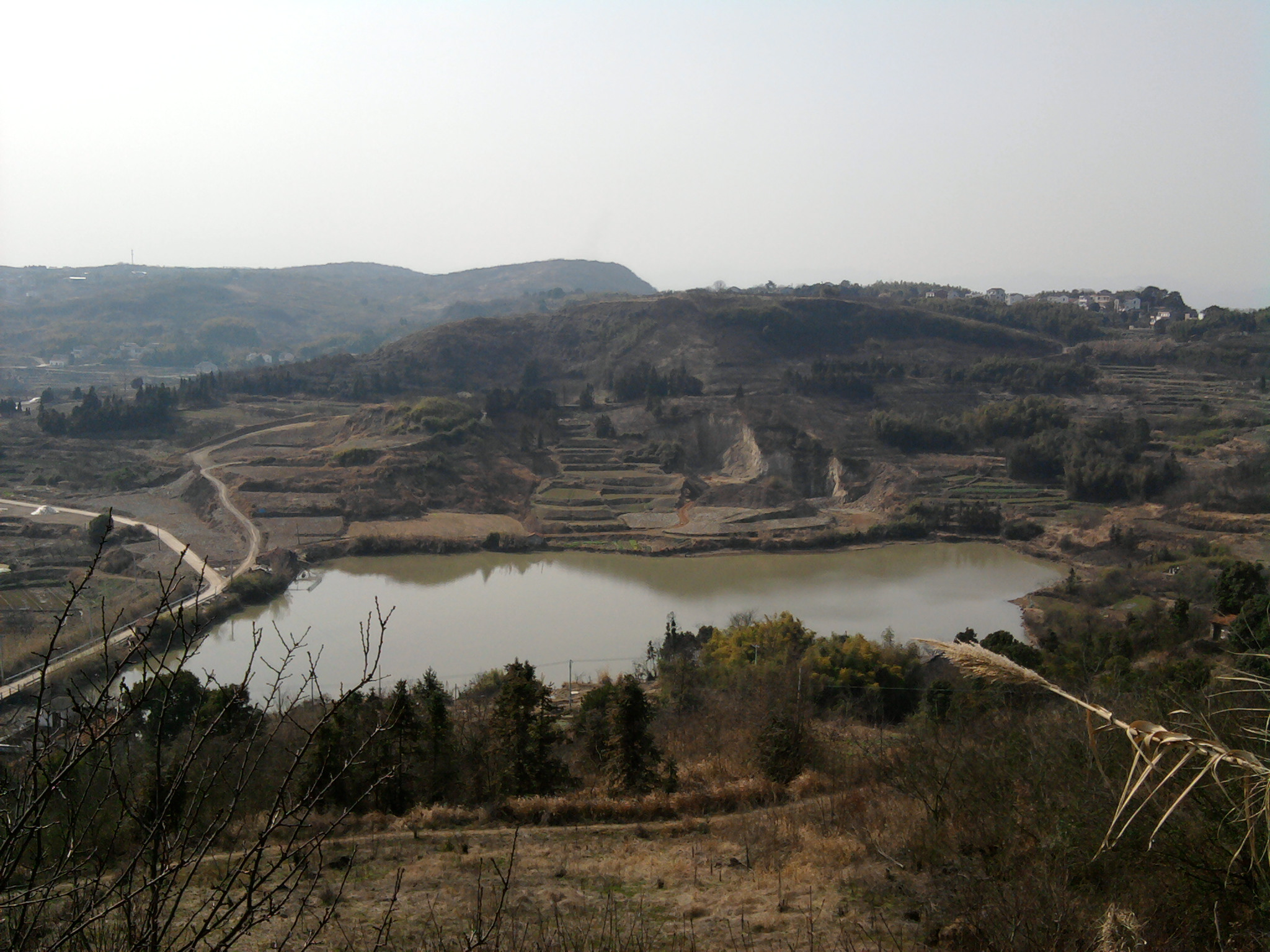 翻山去崇仁路上的最高点，西边的风景。