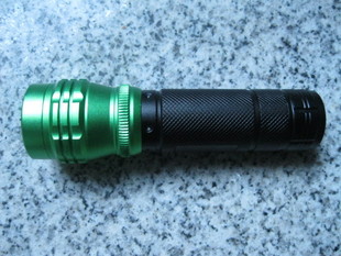 正品MG CREE Q5三档伸缩调焦 强光 变焦绿头手电筒