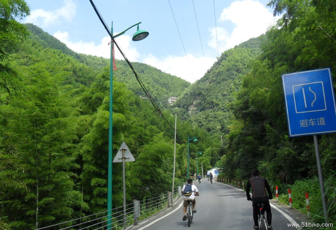 加油  你们前面跑，我拍照额555