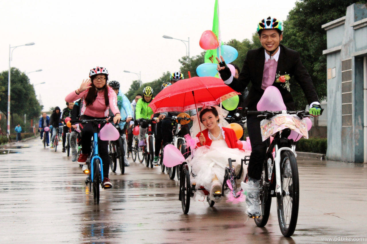 自行车婚礼.jpg
