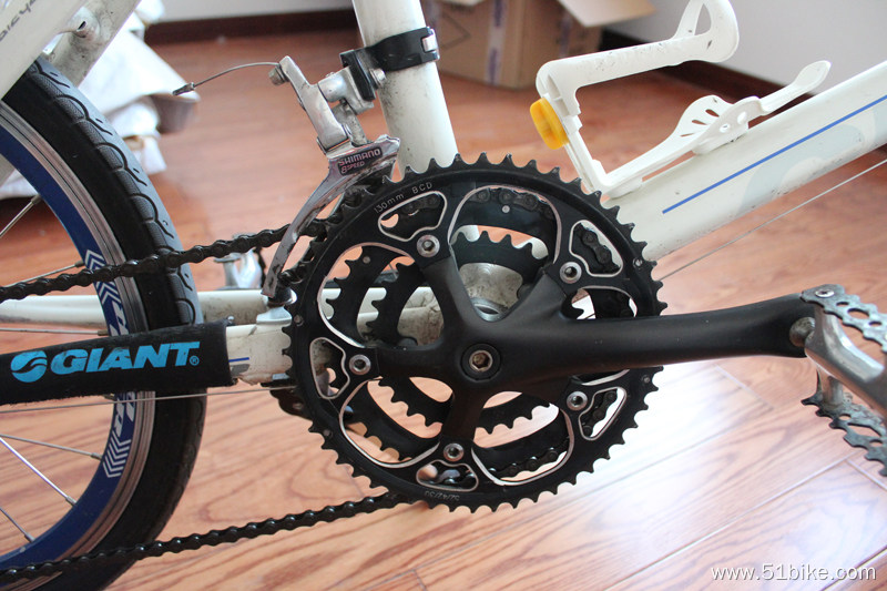 出捷安特cfr5100小轮一辆蓝白色