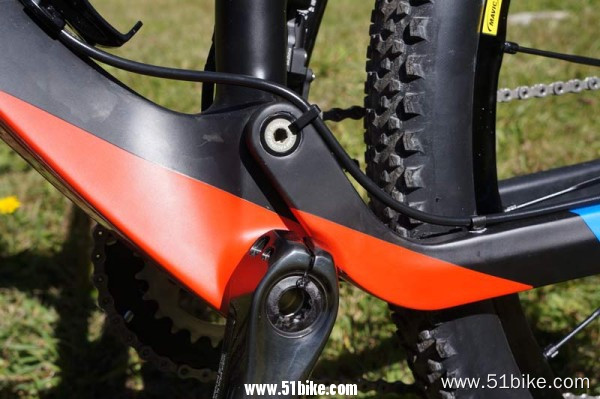 2015-orbea-oiz-full-suspension-xc-mtb-09-600x399.jpg