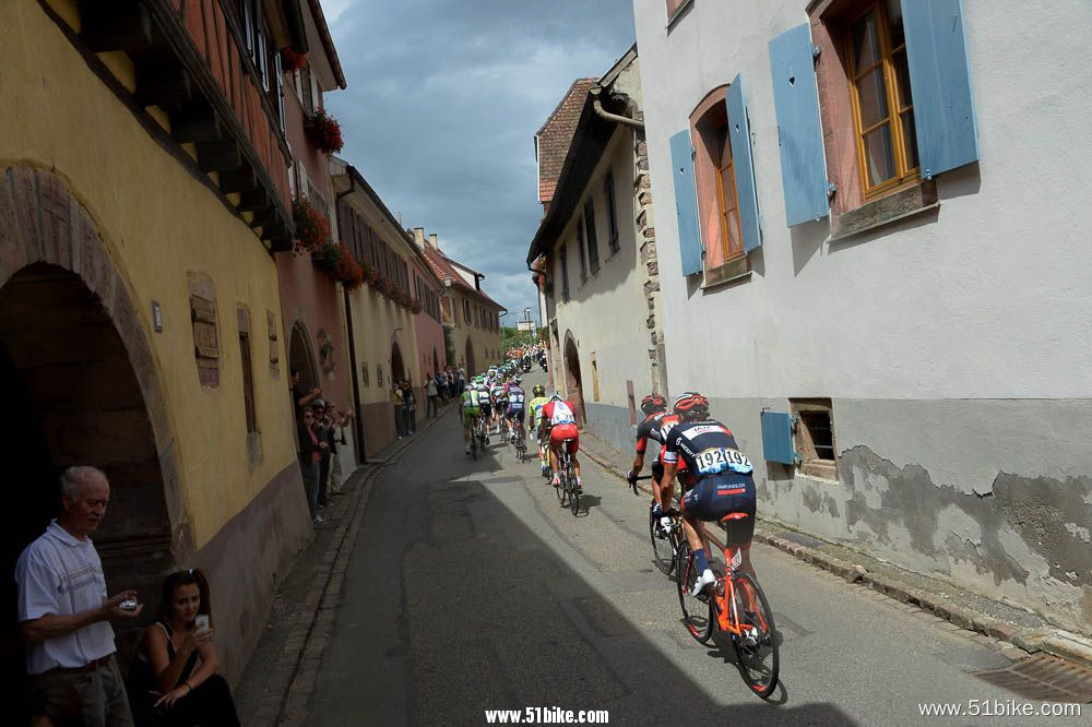 Etape 9 - Gérardmer  Mulhouse - 13072014 - L\'arrière du groupe de poursu.jpg