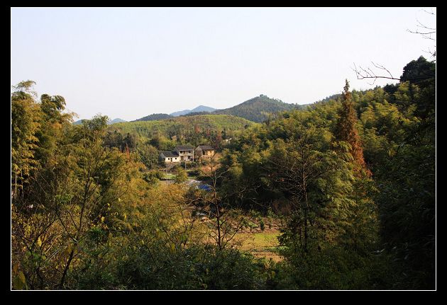 山村人家，寂静的很