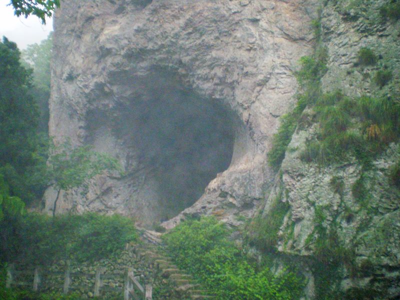 唯一的灵峰景区照片，象鼻岩