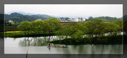 泛舟湖上