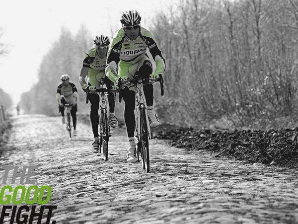 1024x768_10_Synapse_Liquigas_cobblestones.jpg