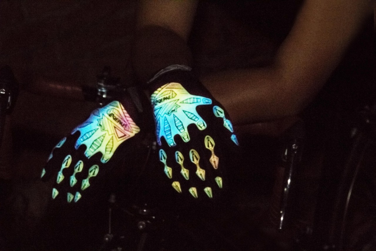 【新品发布】夜骑安全又炫酷的骑行手套——奇珀尔械手AR